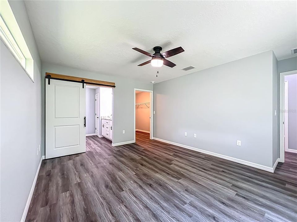 En Venta: $279,900 (3 camas, 2 baños, 1561 Pies cuadrados)