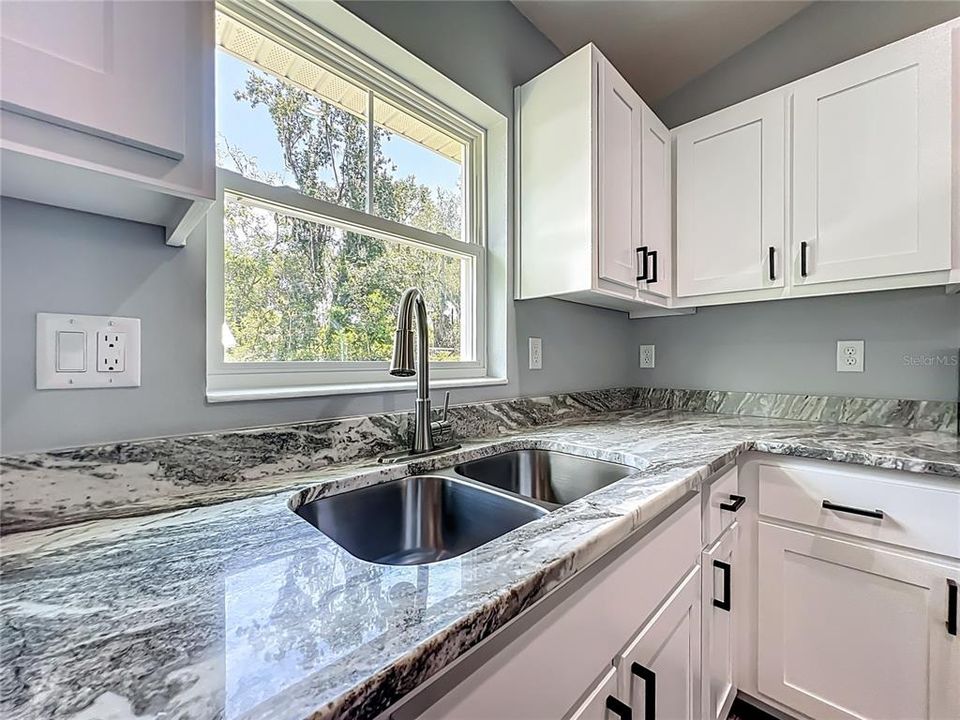 En Venta: $279,900 (3 camas, 2 baños, 1561 Pies cuadrados)