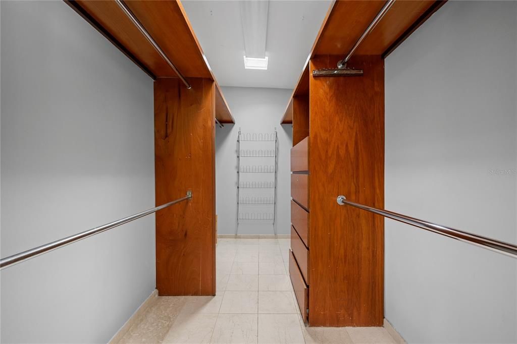 В аренду: $7,000 (5 спален, 5 ванн, 3305 Квадратных фут)