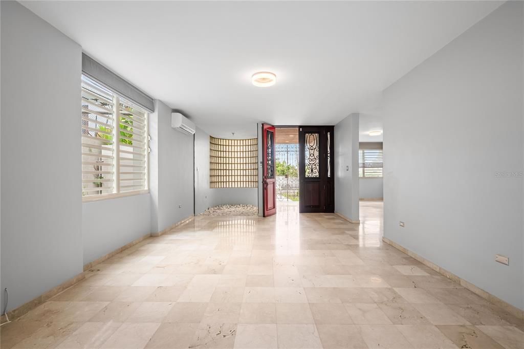 В аренду: $7,000 (5 спален, 5 ванн, 3305 Квадратных фут)