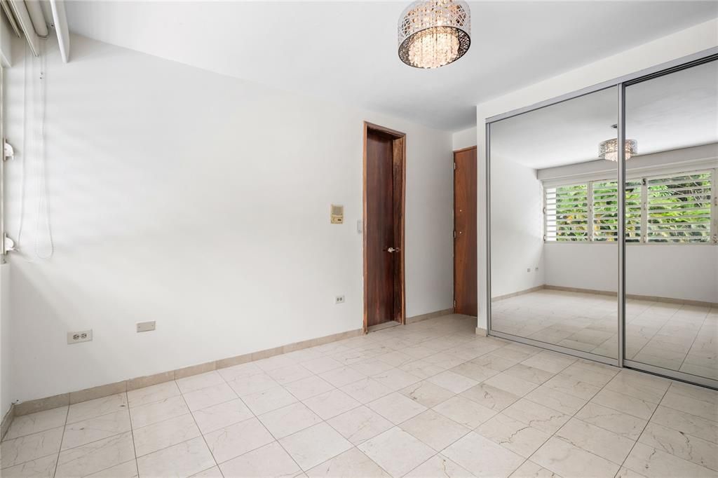 В аренду: $7,000 (5 спален, 5 ванн, 3305 Квадратных фут)