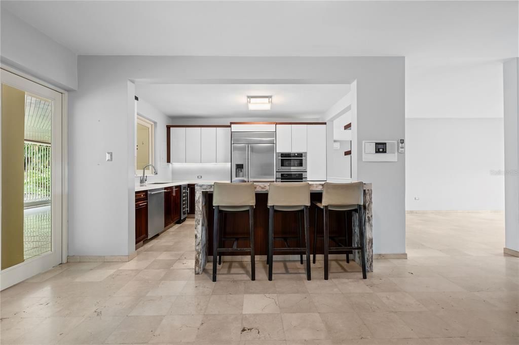 В аренду: $7,000 (5 спален, 5 ванн, 3305 Квадратных фут)