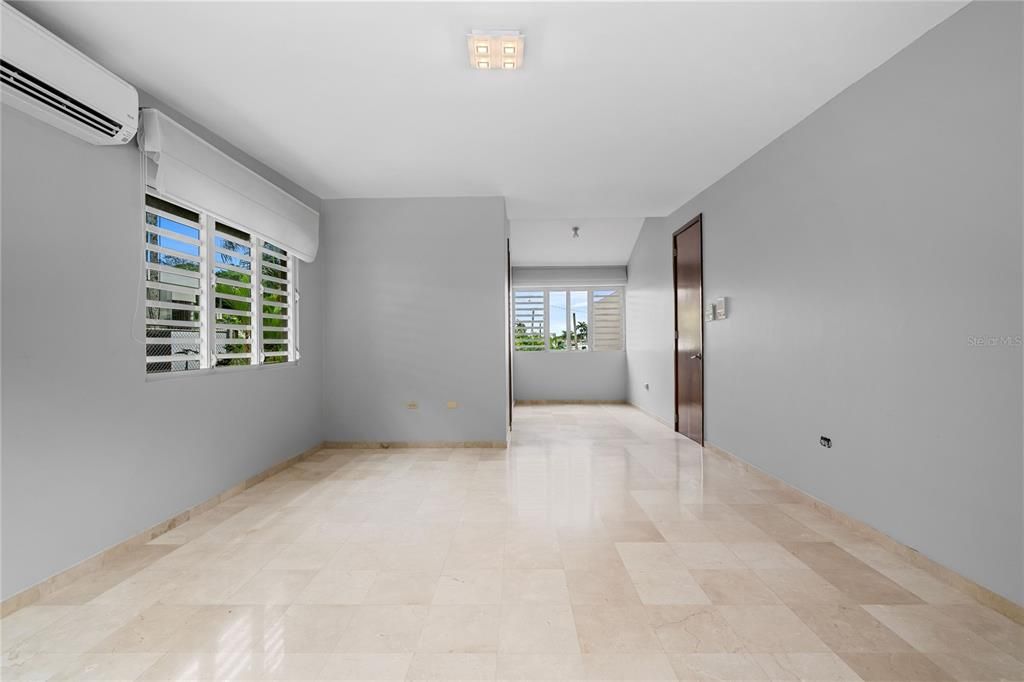 В аренду: $7,000 (5 спален, 5 ванн, 3305 Квадратных фут)