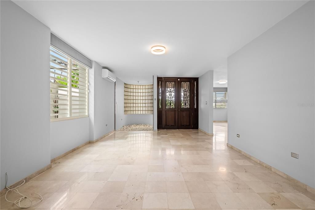 В аренду: $7,000 (5 спален, 5 ванн, 3305 Квадратных фут)