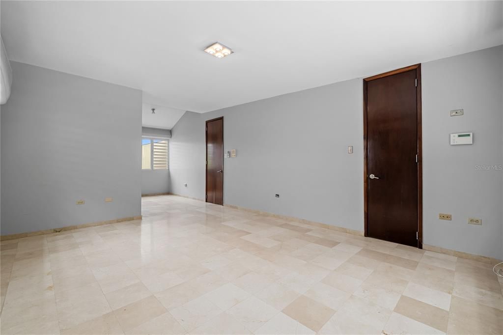 В аренду: $7,000 (5 спален, 5 ванн, 3305 Квадратных фут)