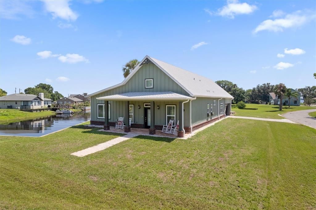 For Sale: $845,000 (3 beds, 2 baths, 2300 Square Feet)