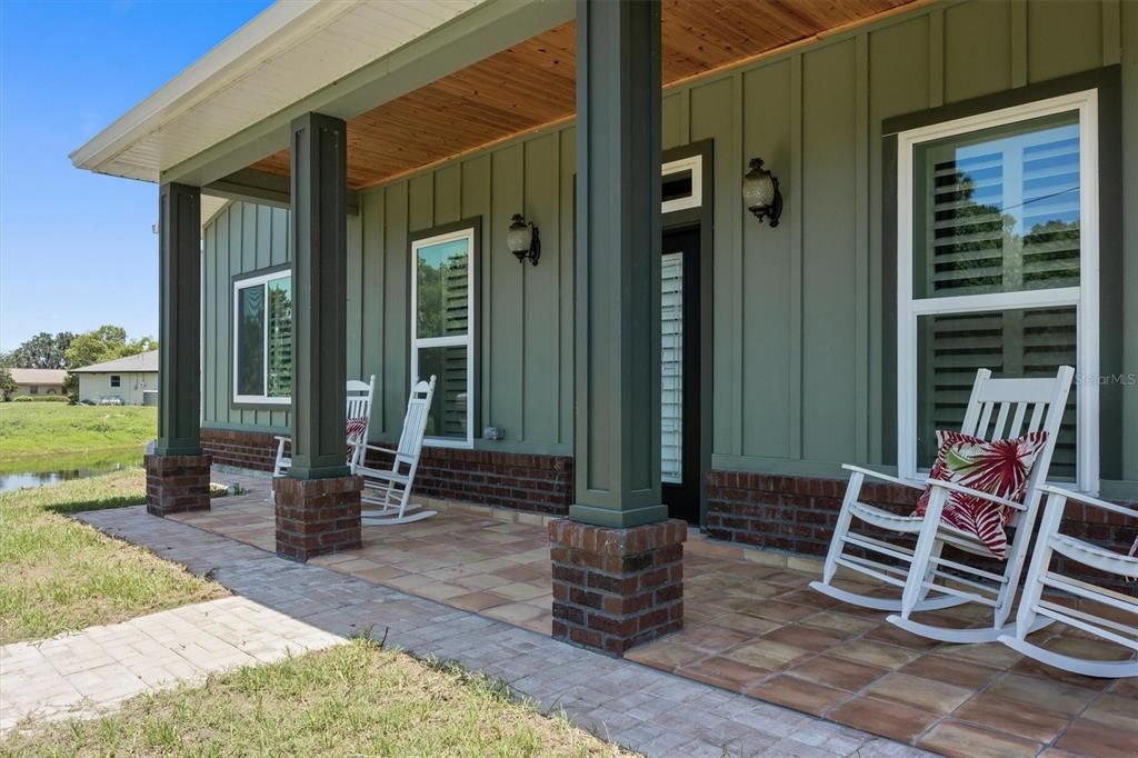 For Sale: $845,000 (3 beds, 2 baths, 2300 Square Feet)