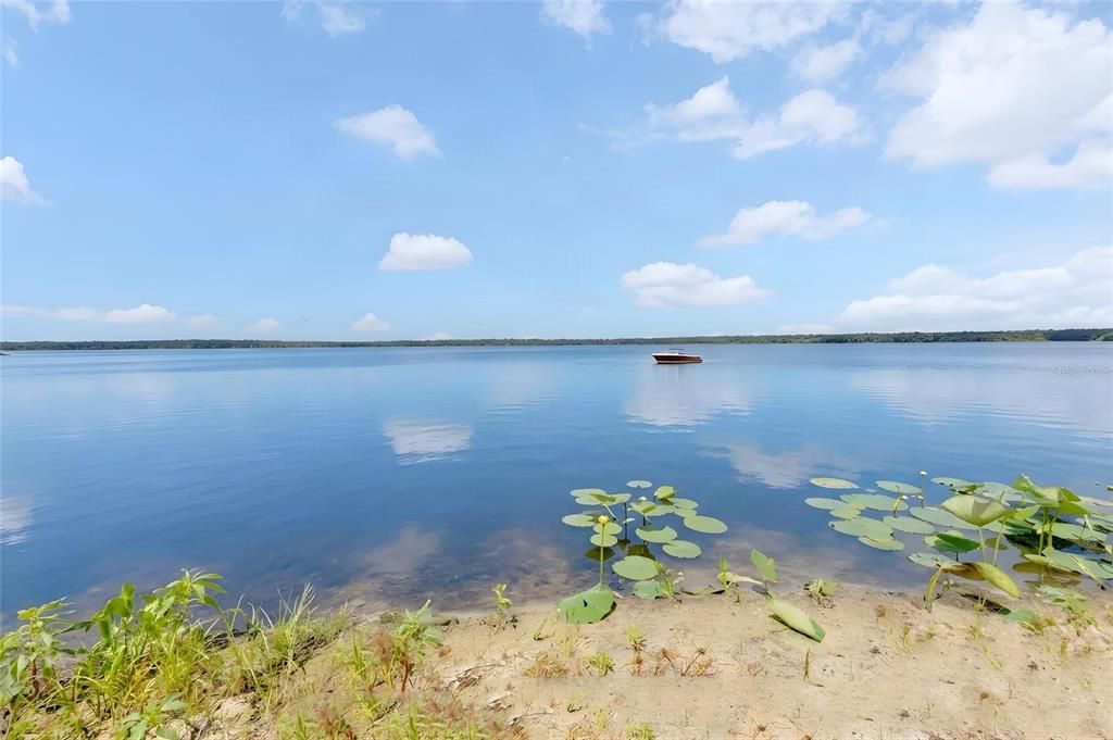 En Venta: $799,000 (3 camas, 2 baños, 2300 Pies cuadrados)