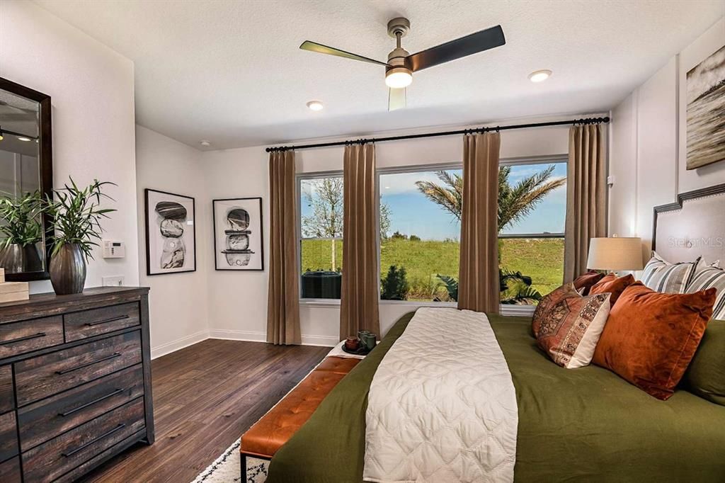 Activo con contrato: $850,000 (4 camas, 3 baños, 3061 Pies cuadrados)