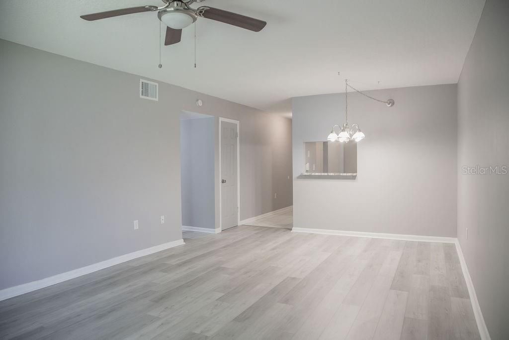 待售: $89,900 (2 贝兹, 2 浴室, 1085 平方英尺)