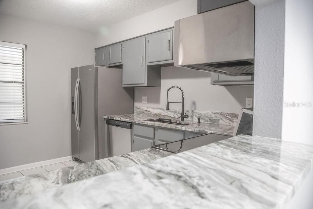 待售: $89,900 (2 贝兹, 2 浴室, 1085 平方英尺)