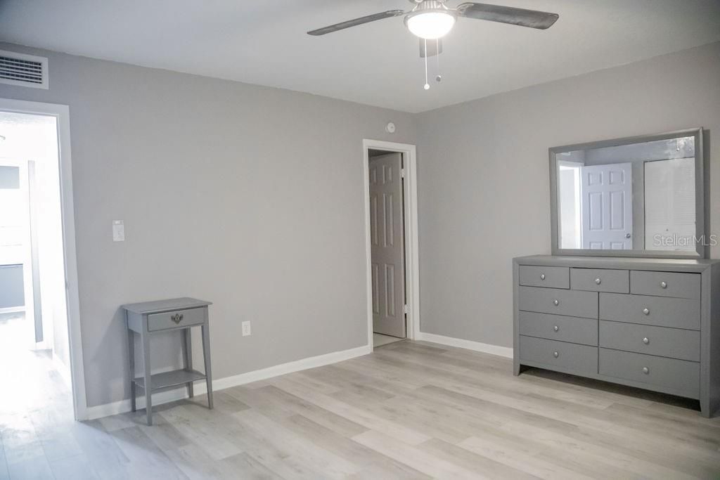 待售: $89,900 (2 贝兹, 2 浴室, 1085 平方英尺)