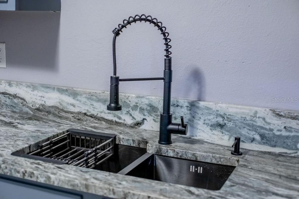 待售: $89,900 (2 贝兹, 2 浴室, 1085 平方英尺)