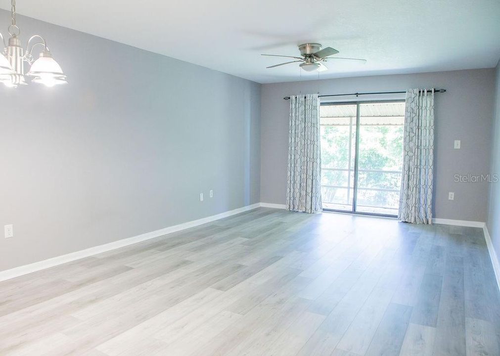 待售: $89,900 (2 贝兹, 2 浴室, 1085 平方英尺)