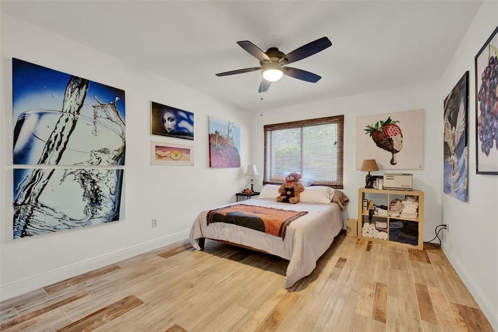 合同活跃: $400,000 (2 贝兹, 2 浴室, 1408 平方英尺)