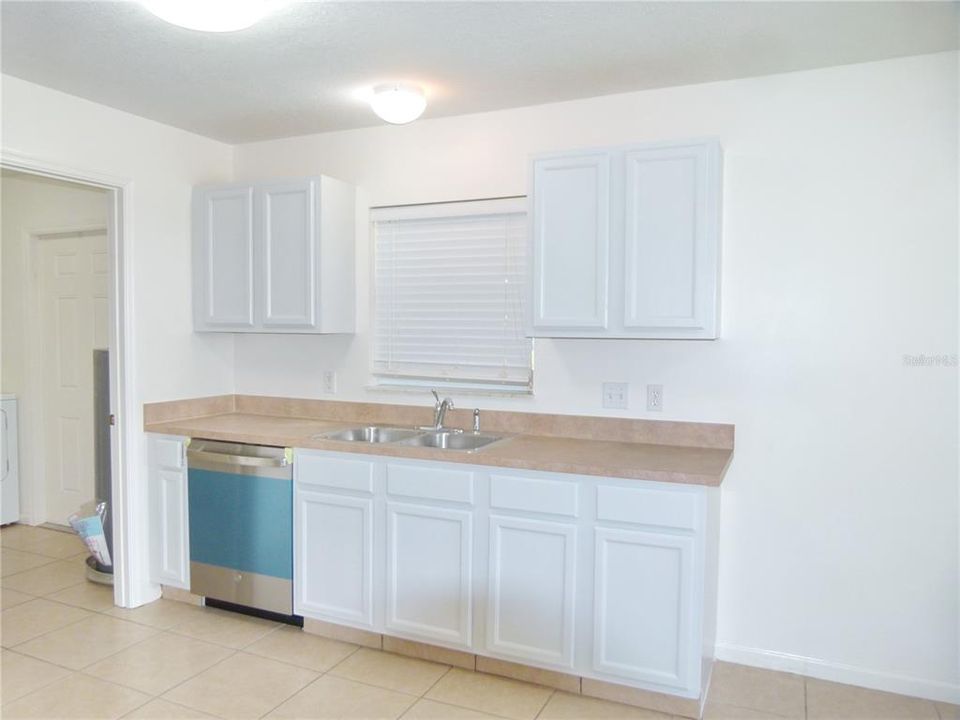 待售: $285,000 (3 贝兹, 2 浴室, 1194 平方英尺)