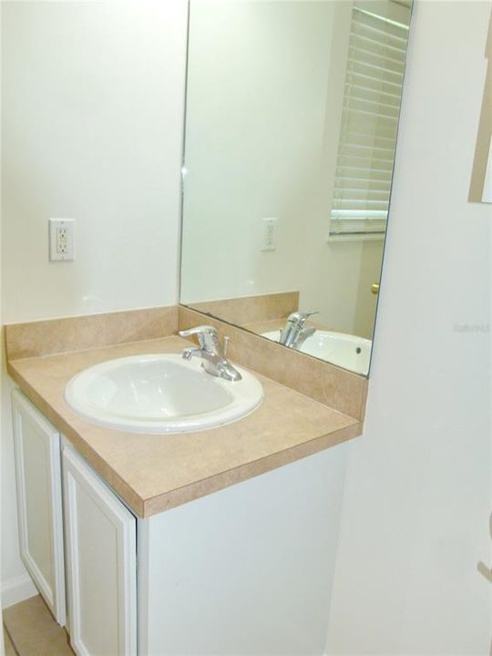 待售: $285,000 (3 贝兹, 2 浴室, 1194 平方英尺)