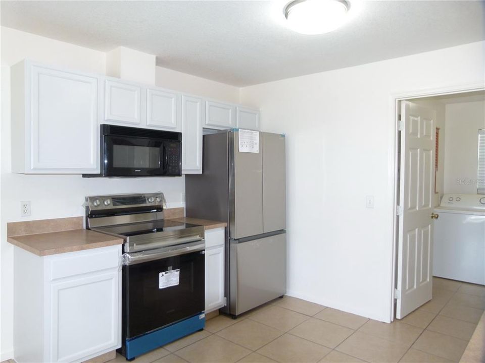 待售: $285,000 (3 贝兹, 2 浴室, 1194 平方英尺)