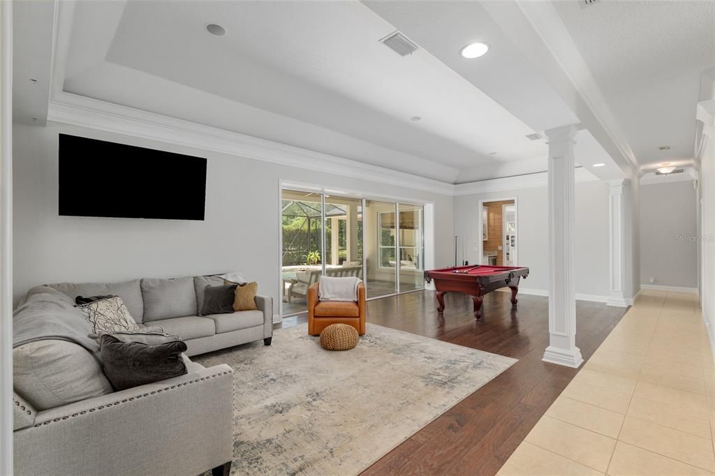 合同活跃: $759,999 (4 贝兹, 2 浴室, 3472 平方英尺)