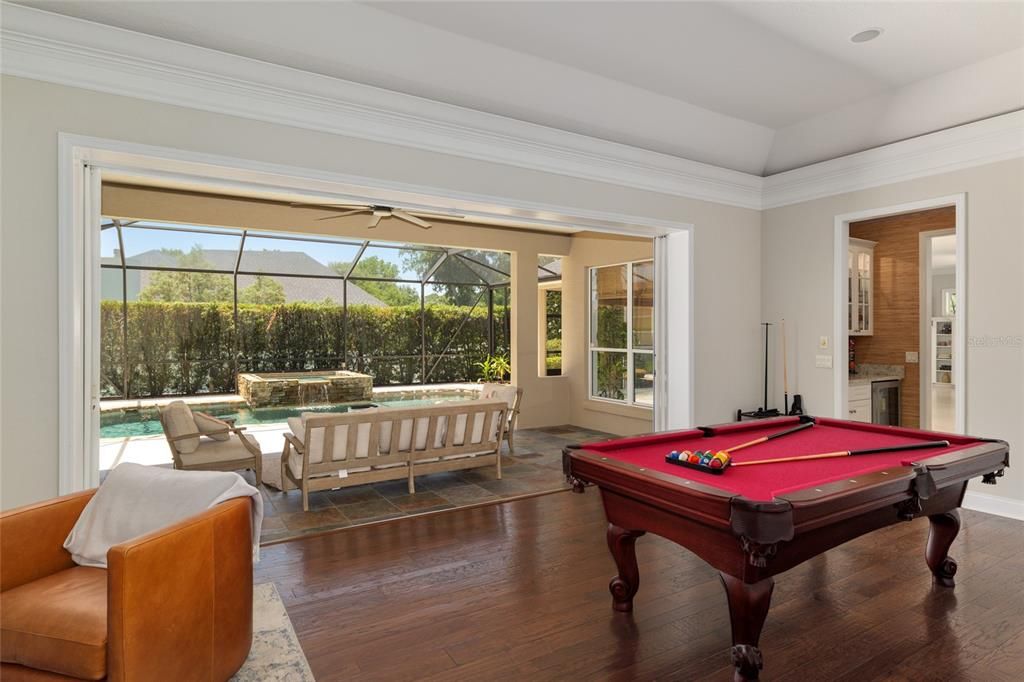 合同活跃: $759,999 (4 贝兹, 2 浴室, 3472 平方英尺)