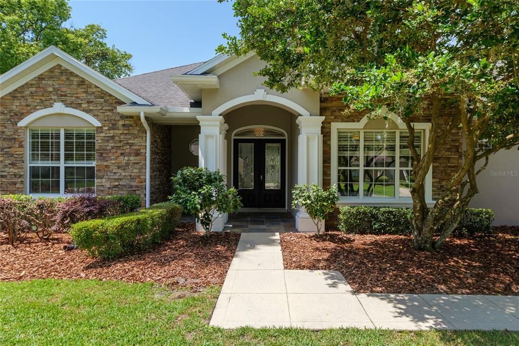 合同活跃: $759,999 (4 贝兹, 2 浴室, 3472 平方英尺)