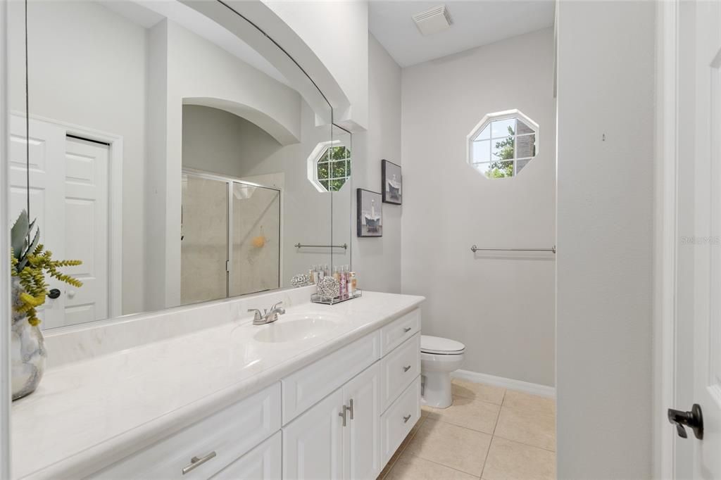 合同活跃: $759,999 (4 贝兹, 2 浴室, 3472 平方英尺)