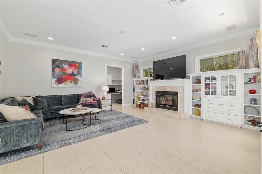 合同活跃: $759,999 (4 贝兹, 2 浴室, 3472 平方英尺)