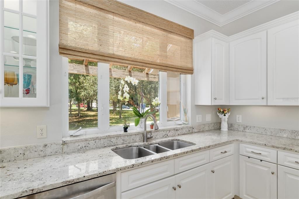 合同活跃: $759,999 (4 贝兹, 2 浴室, 3472 平方英尺)