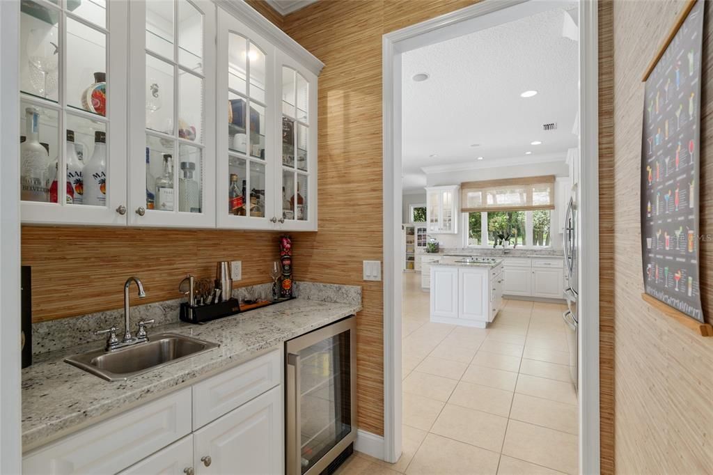 合同活跃: $759,999 (4 贝兹, 2 浴室, 3472 平方英尺)