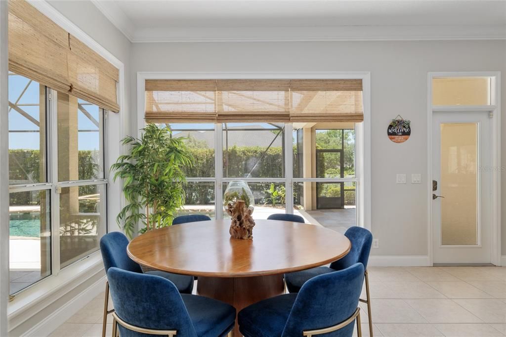 合同活跃: $759,999 (4 贝兹, 2 浴室, 3472 平方英尺)