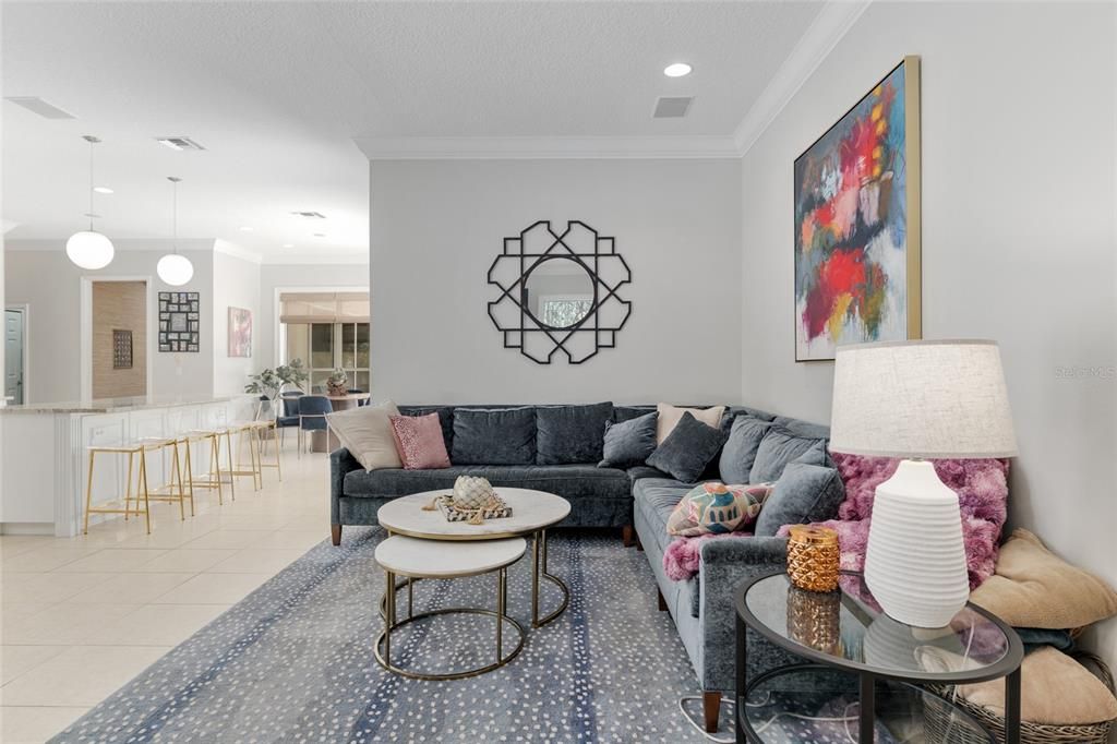 合同活跃: $759,999 (4 贝兹, 2 浴室, 3472 平方英尺)