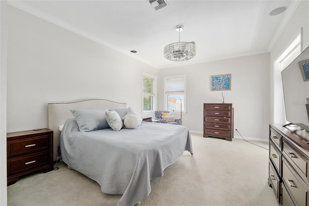 合同活跃: $759,999 (4 贝兹, 2 浴室, 3472 平方英尺)