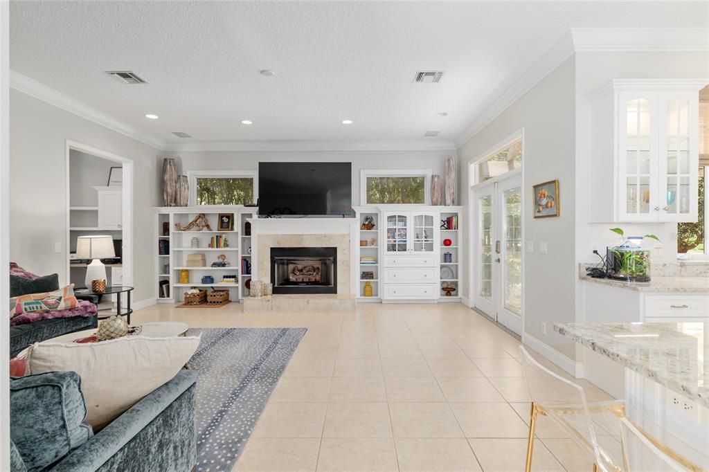 合同活跃: $759,999 (4 贝兹, 2 浴室, 3472 平方英尺)