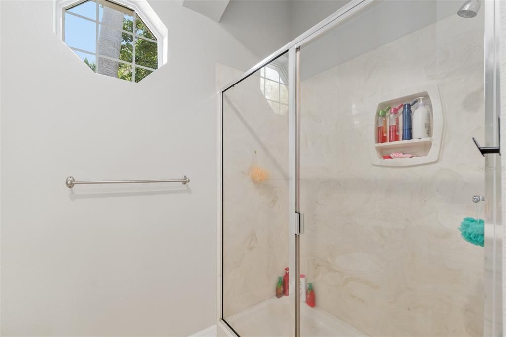 合同活跃: $759,999 (4 贝兹, 2 浴室, 3472 平方英尺)