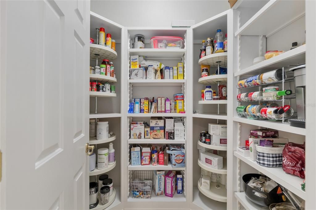 合同活跃: $759,999 (4 贝兹, 2 浴室, 3472 平方英尺)