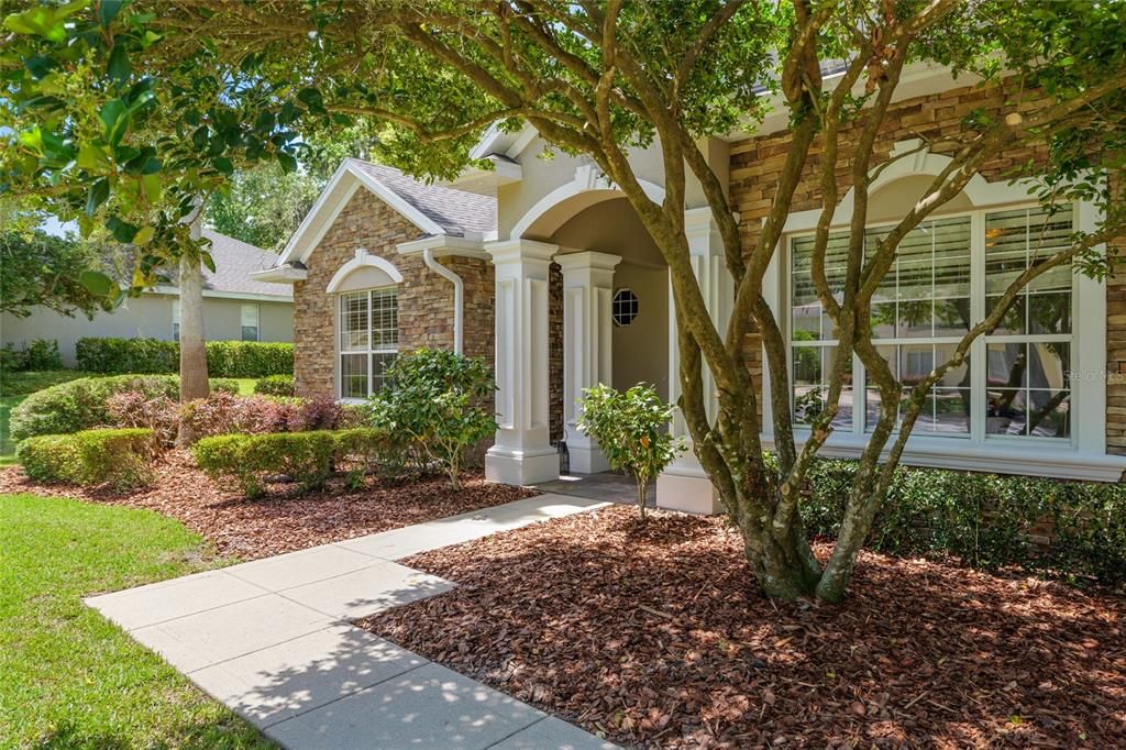 合同活跃: $759,999 (4 贝兹, 2 浴室, 3472 平方英尺)