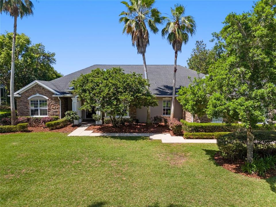 合同活跃: $759,999 (4 贝兹, 2 浴室, 3472 平方英尺)