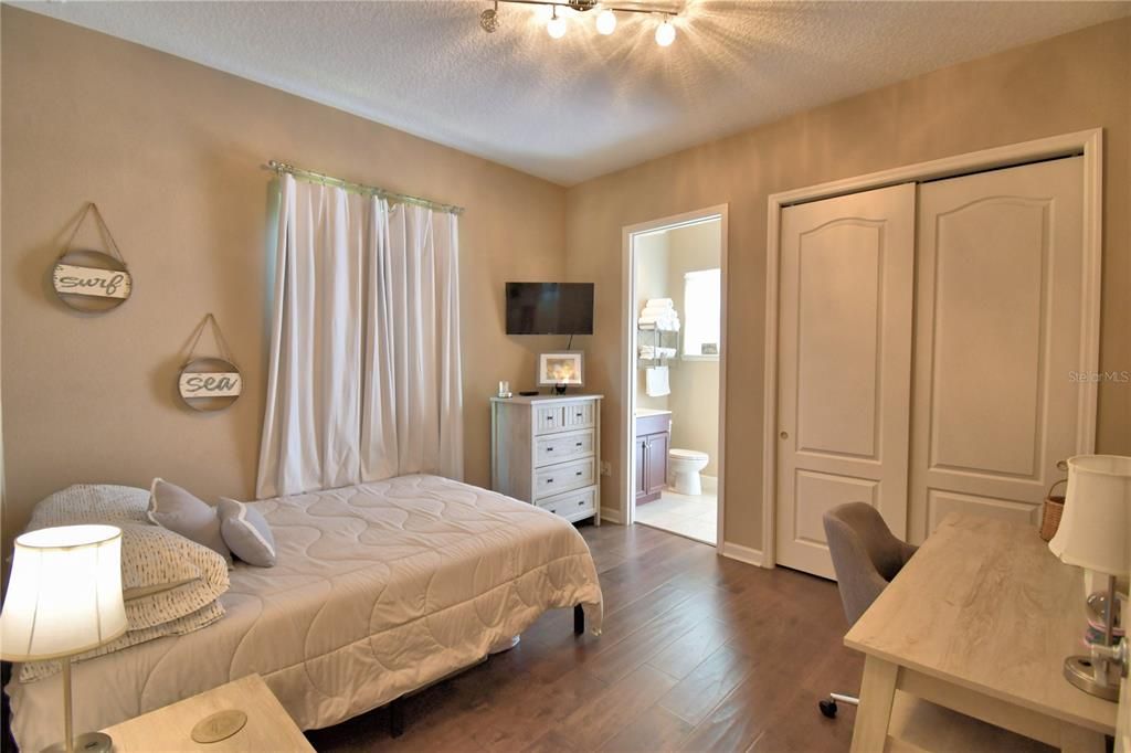 待售: $745,000 (5 贝兹, 4 浴室, 2982 平方英尺)