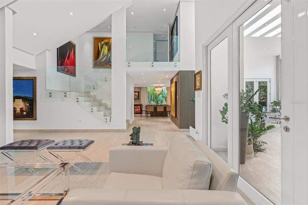 合同活跃: $1,850,000 (4 贝兹, 2 浴室, 3200 平方英尺)