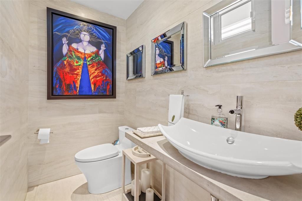 合同活跃: $1,850,000 (4 贝兹, 2 浴室, 3200 平方英尺)