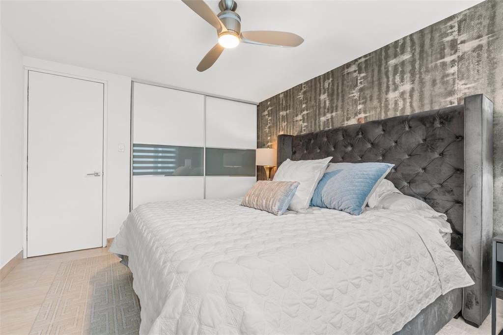 合同活跃: $1,850,000 (4 贝兹, 2 浴室, 3200 平方英尺)