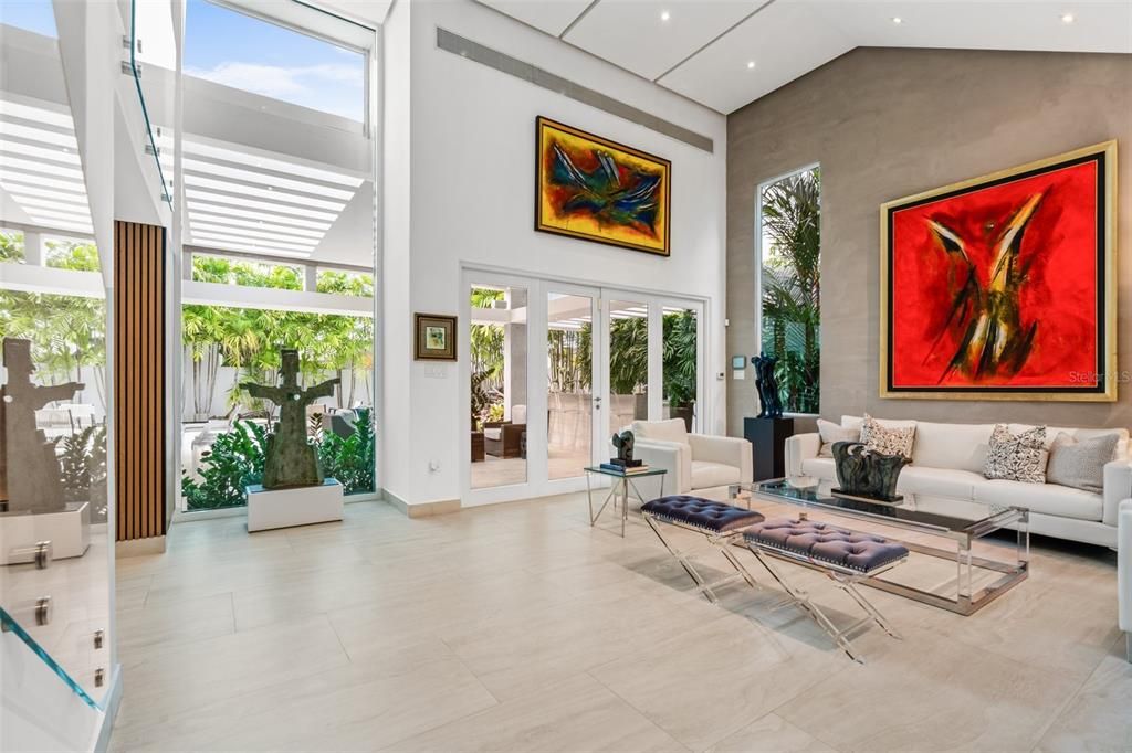 合同活跃: $1,850,000 (4 贝兹, 2 浴室, 3200 平方英尺)