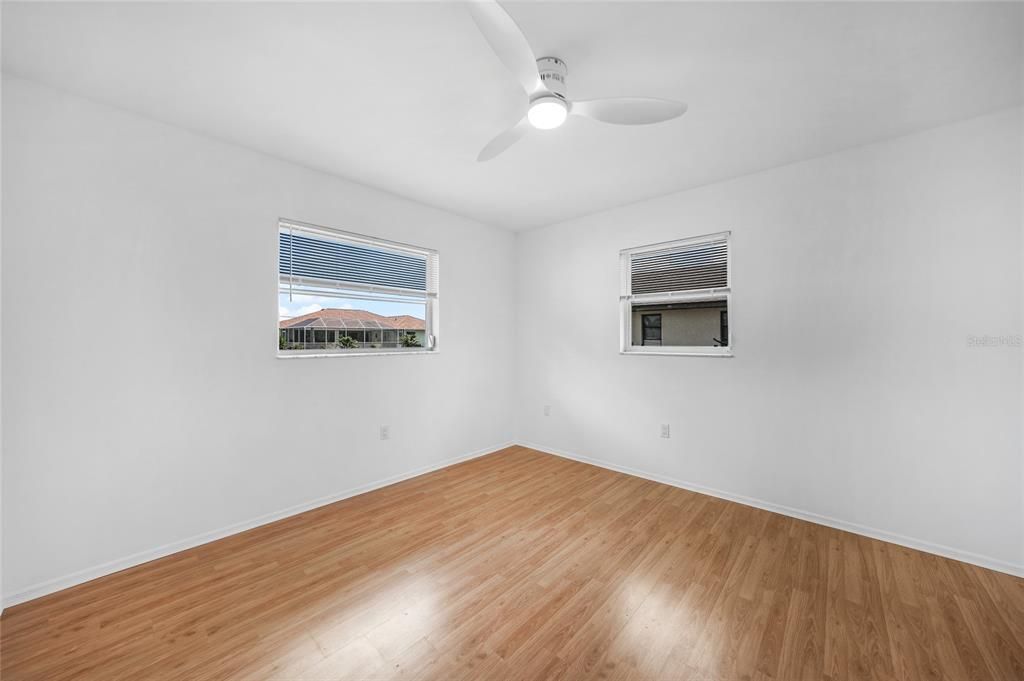 For Sale: $283,900 (2 beds, 2 baths, 1317 Square Feet)