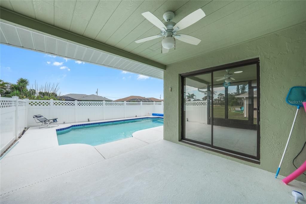 For Sale: $283,900 (2 beds, 2 baths, 1317 Square Feet)