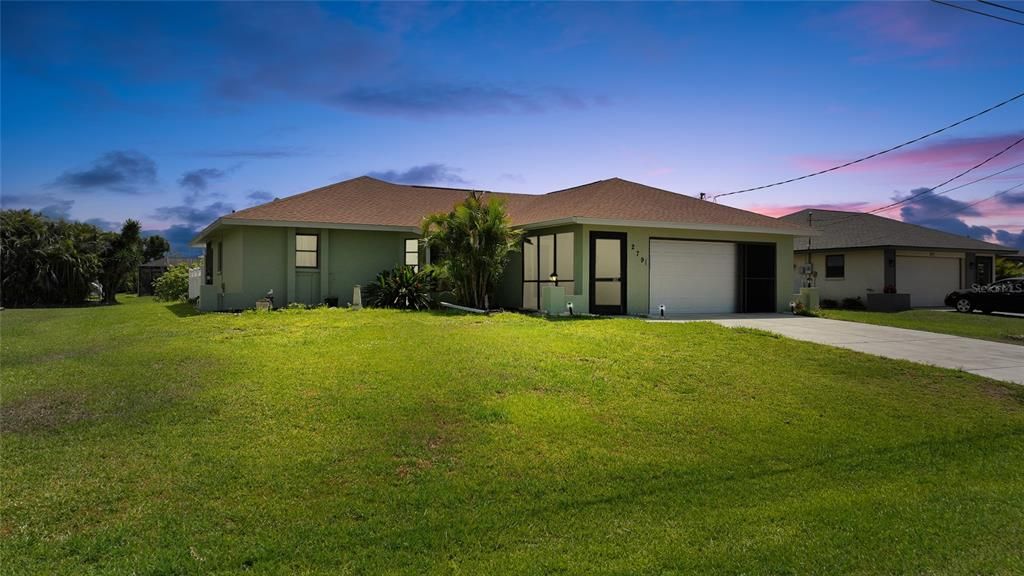 For Sale: $283,900 (2 beds, 2 baths, 1317 Square Feet)