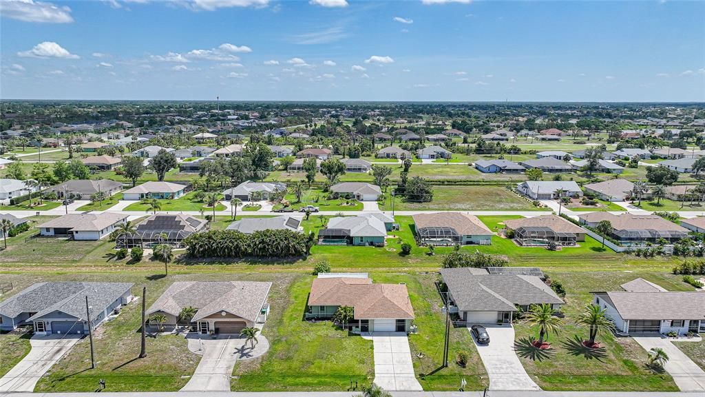 For Sale: $283,900 (2 beds, 2 baths, 1317 Square Feet)