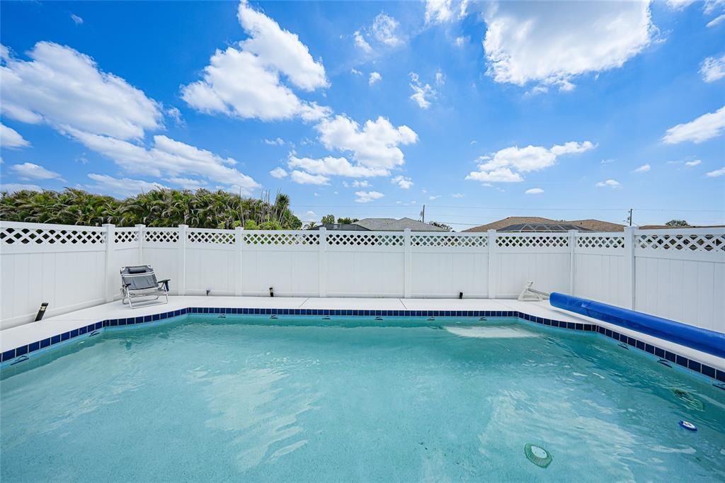 For Sale: $283,900 (2 beds, 2 baths, 1317 Square Feet)