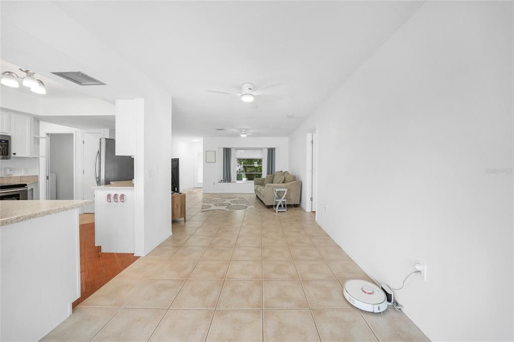 For Sale: $283,900 (2 beds, 2 baths, 1317 Square Feet)