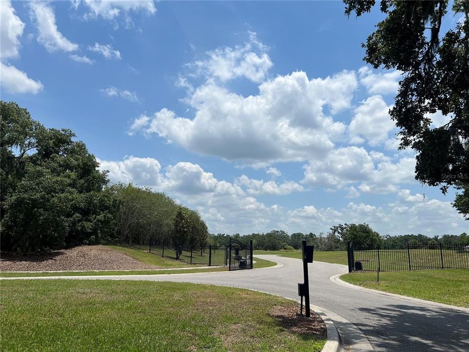 For Sale: $269,900 (1.02 acres)