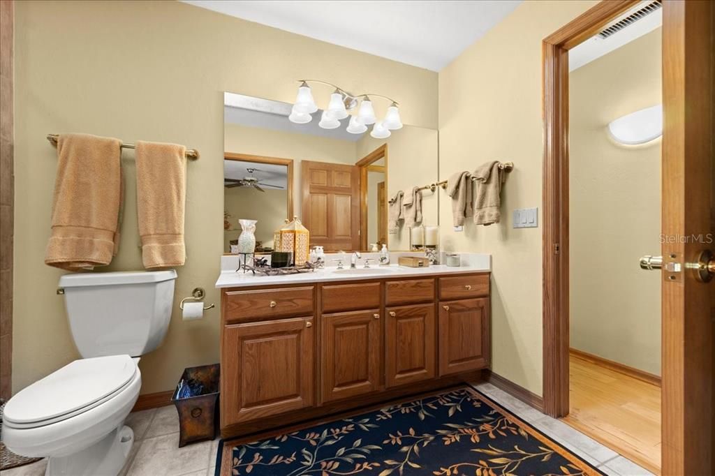 На продажу: $1,100,000 (3 спален, 3 ванн, 3028 Квадратных фут)